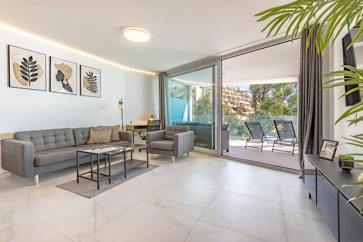 Seaview Splendor 2-Br Luxury, Huge Terrace Apartment Fuengirola Spain